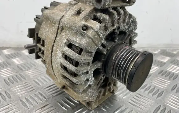 Mercedes-Benz Sprinter W906 Generator/alternator A0009068802 2618301C 316010124