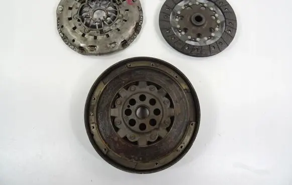 Nissan Qashqai Clutch set kit 124060110 324065310