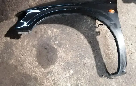 Chrysler Voyager Fender