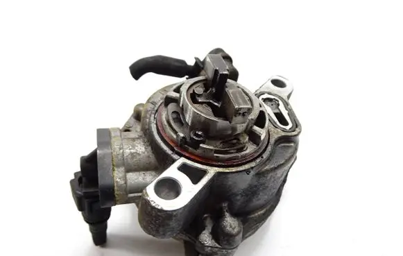 Ford Focus Vacuum pump 9804021880