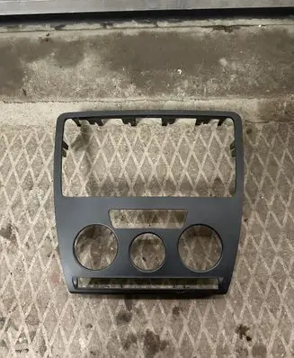 Skoda Octavia Mk2 (1Z) Climate control/heater control trim 1Z0858069
