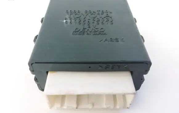 Toyota Yaris Door central lock control unit/module 8598052031 0515003570