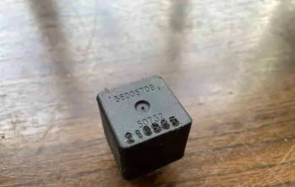 Chrysler Sebring (ST-22 - JR) Other relay 56006709 50732 2185C3