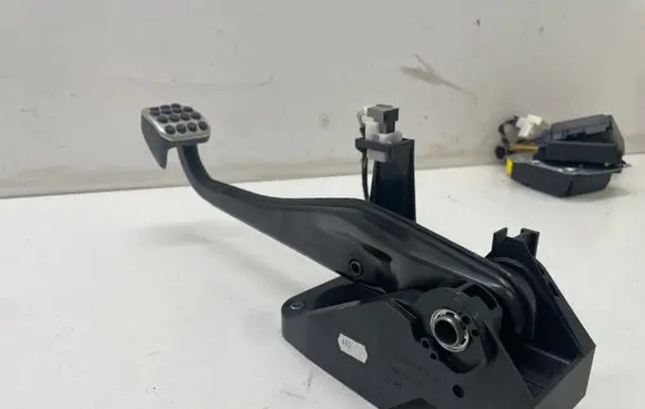 Mercedes-Benz CLA C117 X117 W117 Brake pedal A2462900119 A2462920308