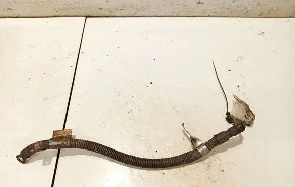 Audi A6 S6 C5 4B Positive cable (battery) 2105400530