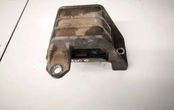 Opel Signum Engine mount bracket