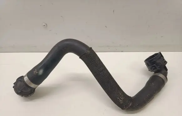 BMW 5 G30 G31 Engine coolant pipe/hose 8650981