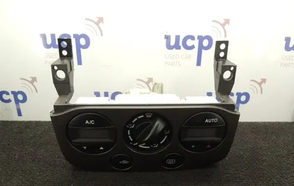 Nissan Primera Climate control unit 275109F600 D129