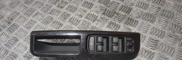 Volvo V50 Electric window control switch 30795081