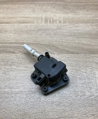 Audi A4 S4 B6 8E 8H Tailgate/trunk/boot lock/catch/latch 8E9827833
