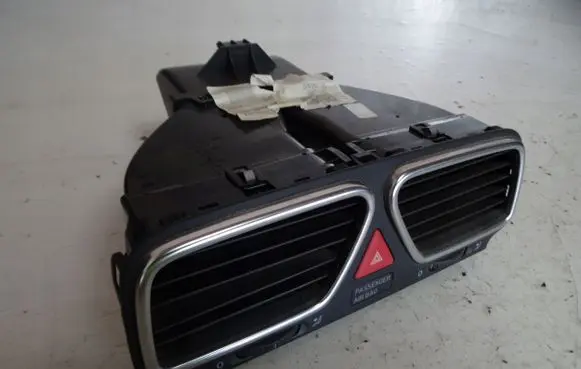 Volkswagen Scirocco Dash center air vent grill 1Q0819728L