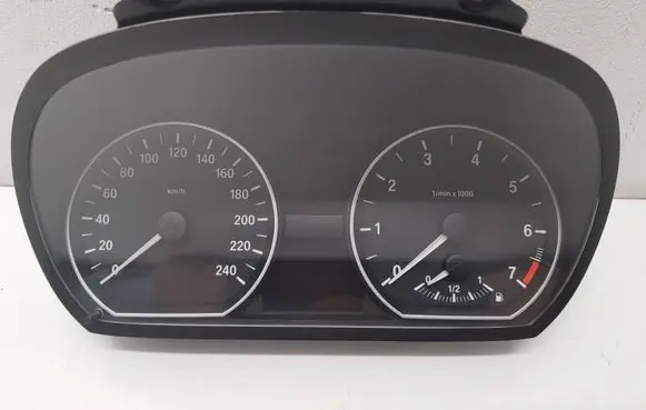 BMW 1 E81 E87 Speedometer (instrument cluster) 102493298