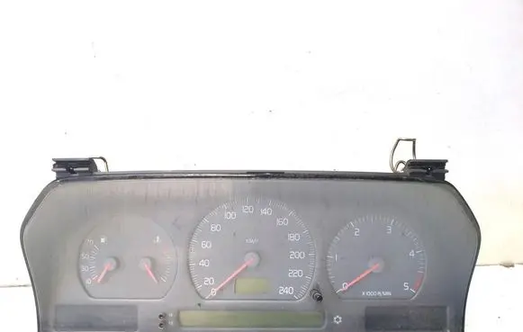 Speedometer (instrument cluster)