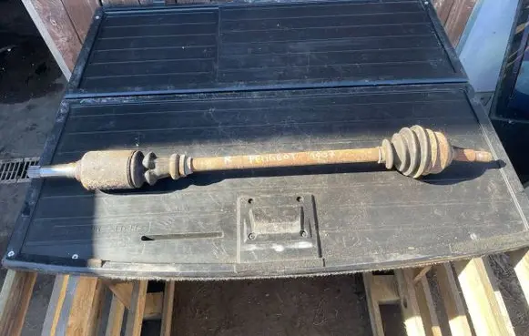 Peugeot 1007 Front driveshaft