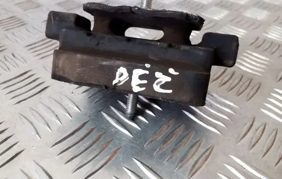 BMW 5 F10 F11 Gearbox mount 6769848