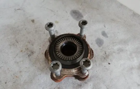 BMW 3 G20 G21 Rear wheel ball bearing 8838134 6899174