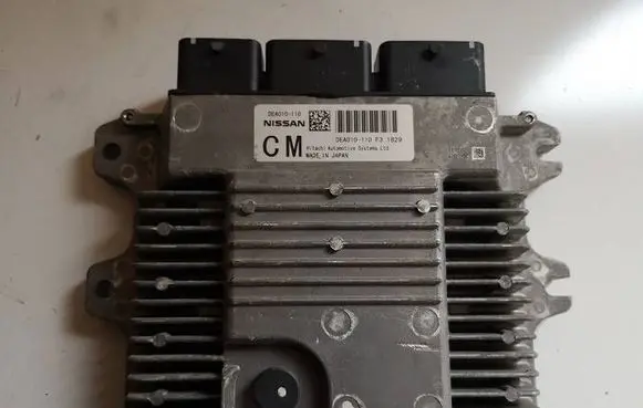 Nissan Juke I F15 Engine control unit/module ECU DEA010110