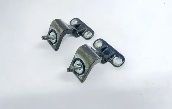 Volkswagen PASSAT B8 Loading door hinge set 38272994