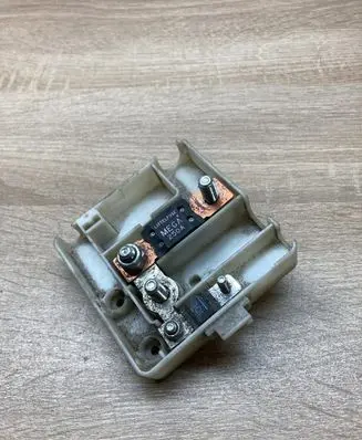 BMW 3 E46 Battery relay fuse 8387551