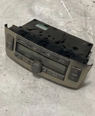 Toyota Avensis T250 Climate control unit 5590205050 4D011F2 HD01112
