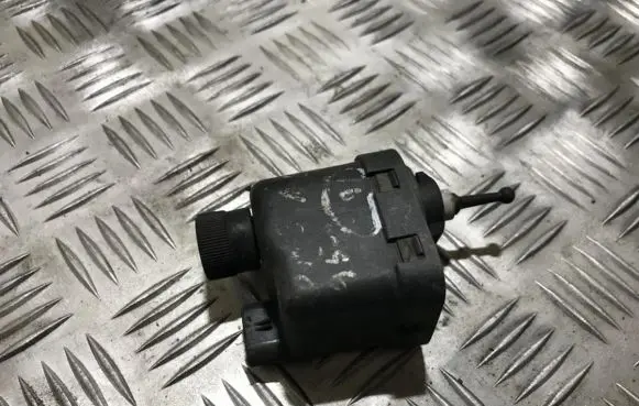 Opel Omega B1 Headlight level adjustment motor 