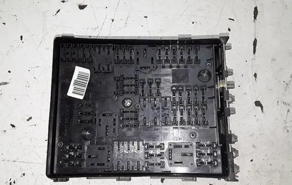 Audi A3 S3 8P Fuse module 1K0937124P