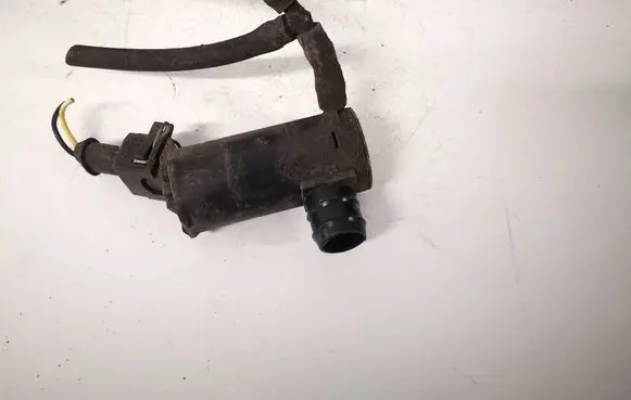 Volvo V70 Windscreen/windshield washer pump 9169611