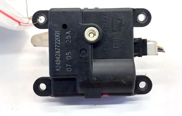 Nissan Qashqai Air flap motor/actuator A24842A7722001