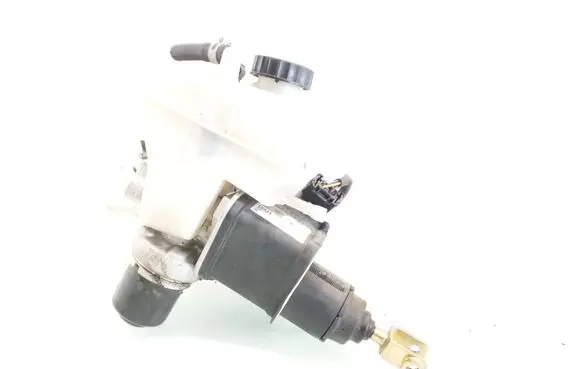 Mercedes-Benz E W211 Master brake cylinder A2114300302