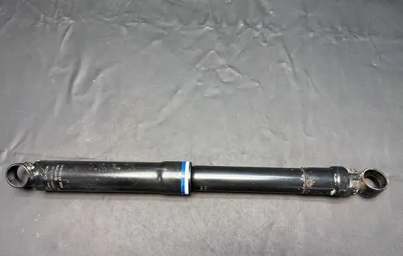 Toyota Hilux VIII Rear shock absorber/damper 485310K590 20250821 TENNE00