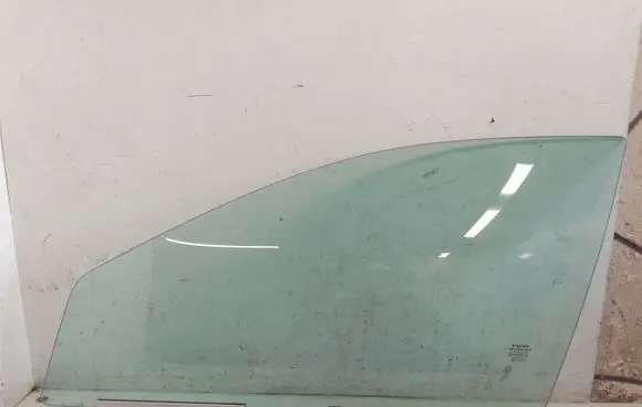 Volvo S60 Front door window glass four-door E243R001106