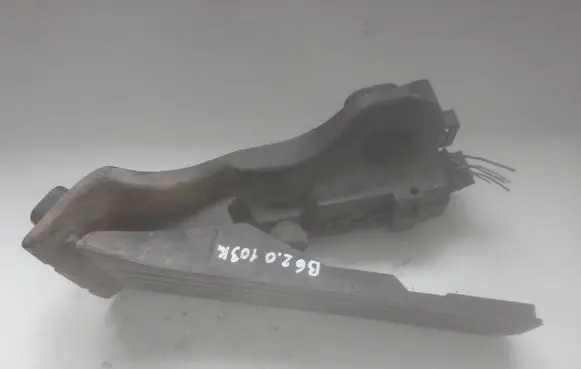 Volkswagen PASSAT B6 Accelerator throttle pedal 1K1723503L 6PV00860001 024906