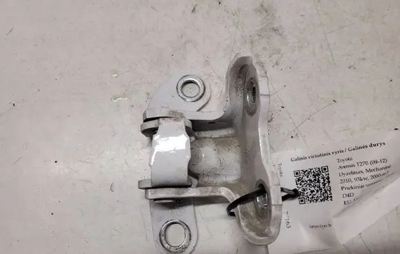 Toyota Avensis T270 Rear door upper hinge