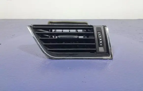 Skoda Octavia Mk3 (5E) Dashboard side air vent grill/cover trim 5E0819702C