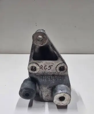 Engine mounting bracket