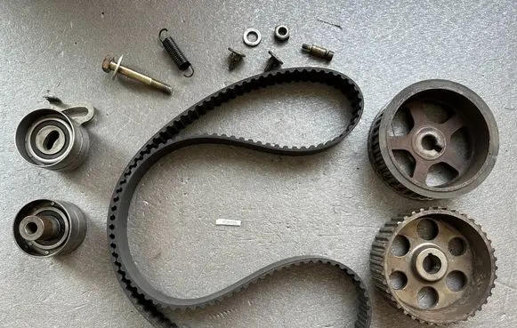 Nissan Patrol Y60 Timing belt 13028V7211 13024V7201 13077V7200