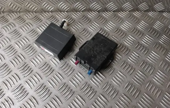 BMW 7 F01 F02 F03 F04 Aerial antenna amplifier 10R047780