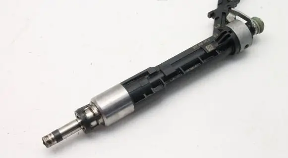Audi A4 S4 B9 8W Fuel injector 06M906036K