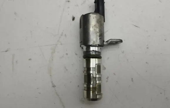 Seat Leon IV Camshaft vanos timing valve 05C906455A