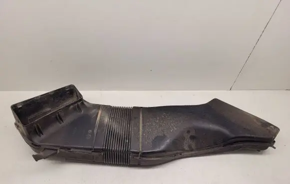 Audi A4 S4 B7 8E 8H Air intake duct part 8E0129617D 8E0129618G