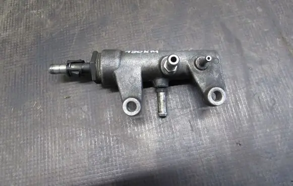 Opel Signum Fuel distributor 55183043
