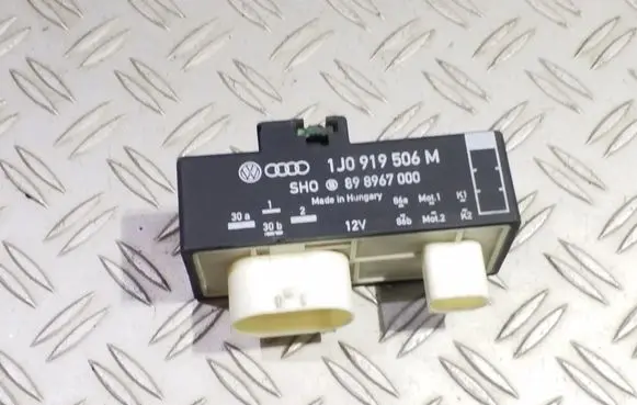 Skoda Roomster (5J) Coolant fan relay 1J0919506M 898967000
