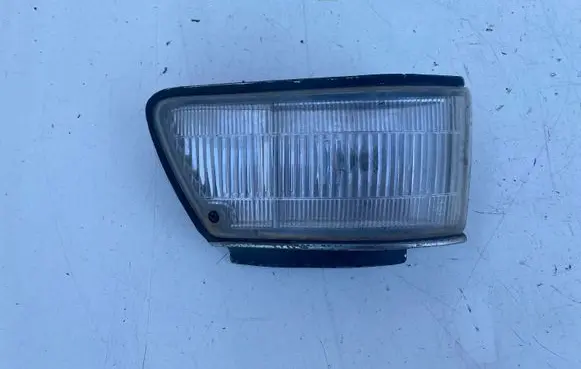 Toyota Corolla E90 Front indicator light 31833090B