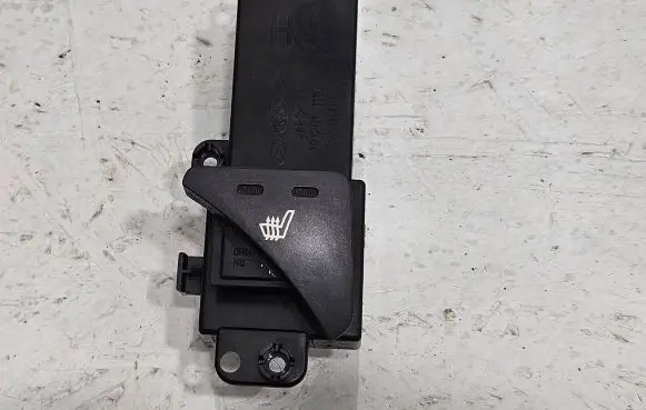 KIA Sportage Seat heating switch 933403W900WK