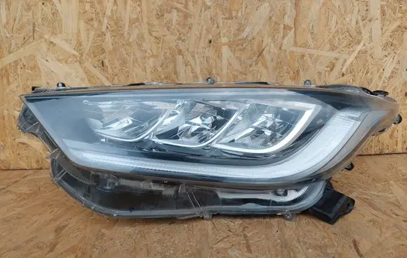 Toyota Yaris XP210 Headlight/headlamp TP233945