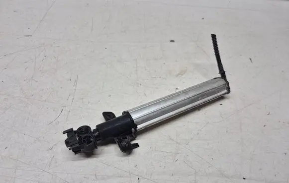 Peugeot 308 SW Headlight washer spray nozzle 28412084 2841201843 305711