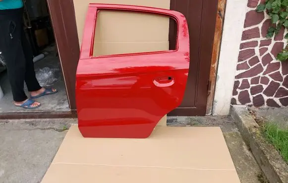 Mitsubishi Space Star Rear door