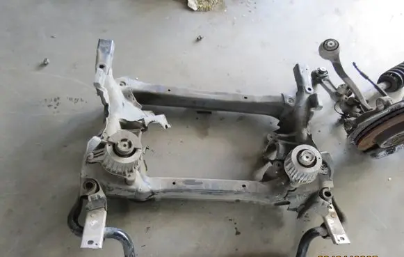 Mercedes-Benz C W205 Front subframe A2056280057 30042025 09173G