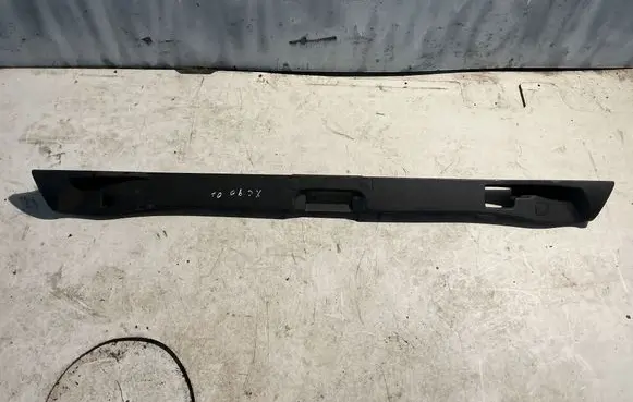 Volvo XC90 Tailgate trim 