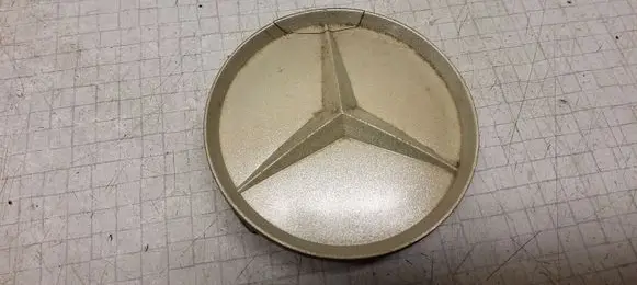 Mercedes-Benz C AMG W203 Non-original wheel cap 